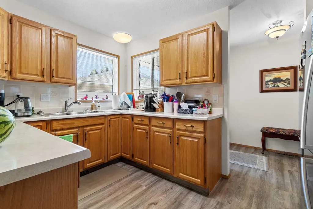 2821 Botterill Crescent Red Deer AB T4R 2E5