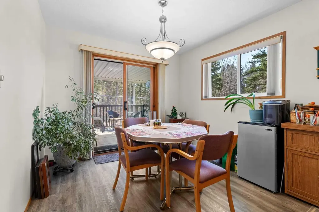 2821 Botterill Crescent Red Deer AB T4R 2E5