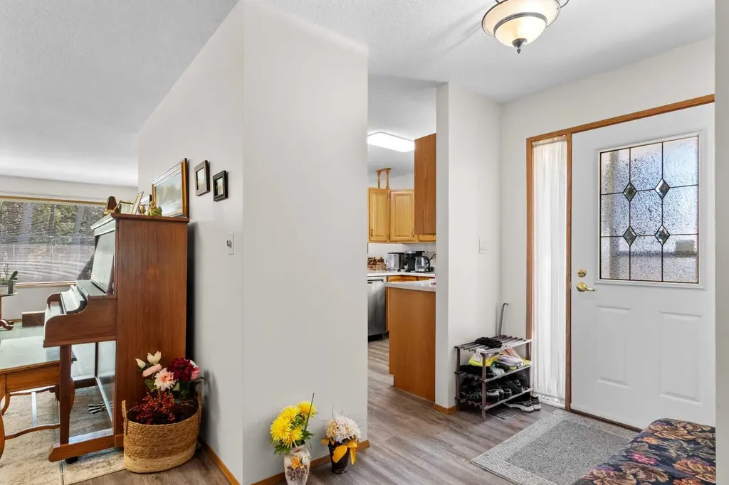 2821 Botterill Crescent Red Deer AB T4R 2E5