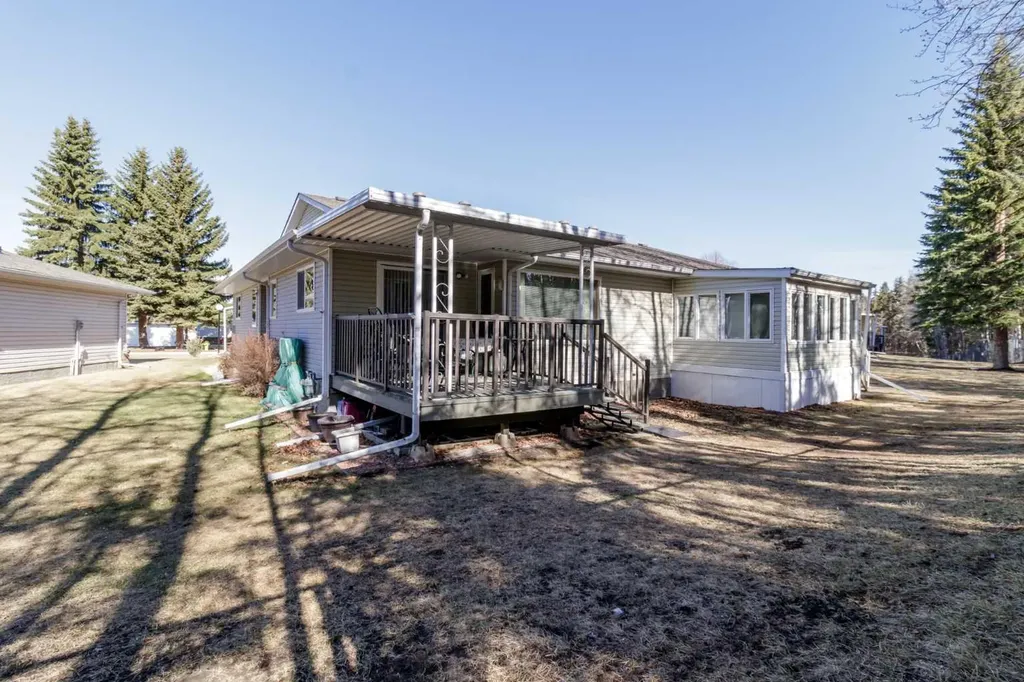 2821 Botterill Crescent Red Deer AB T4R 2E5