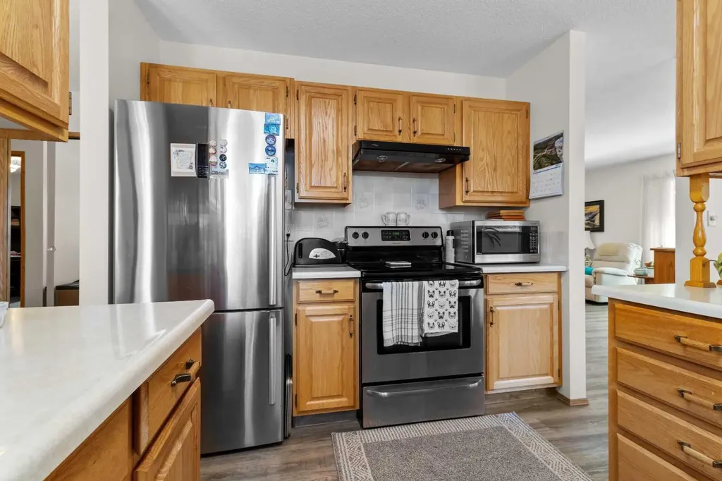 2821 Botterill Crescent Red Deer AB T4R 2E5