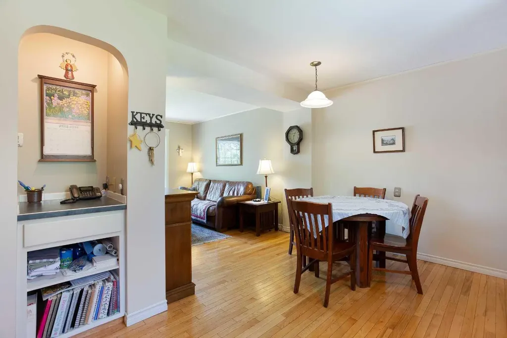 108 Silver Springs Drive NW Calgary AB T3B 3G4