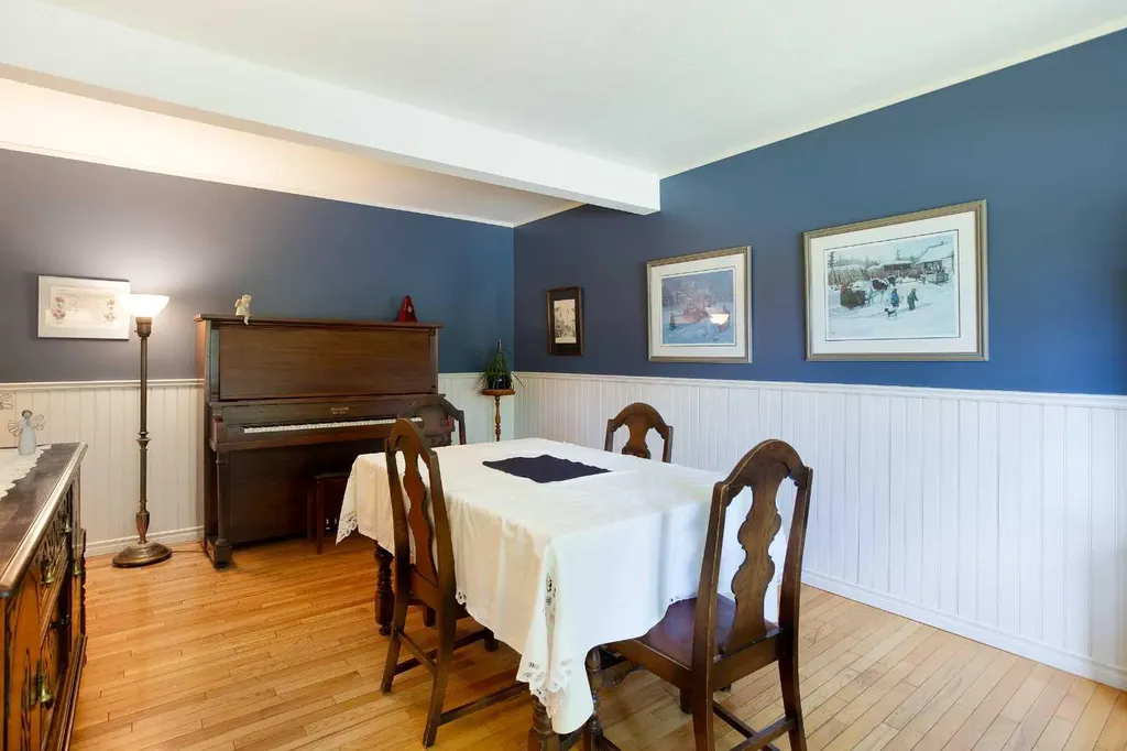 108 Silver Springs Drive NW Calgary AB T3B 3G4