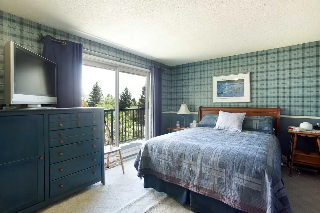 108 Silver Springs Drive NW Calgary AB T3B 3G4