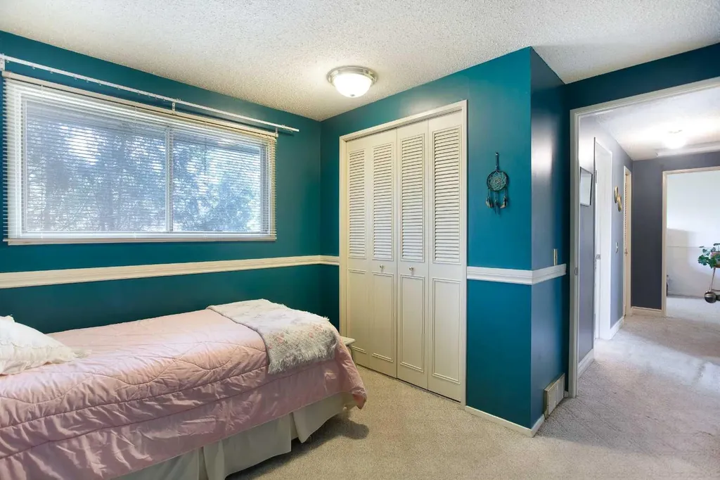 108 Silver Springs Drive NW Calgary AB T3B 3G4