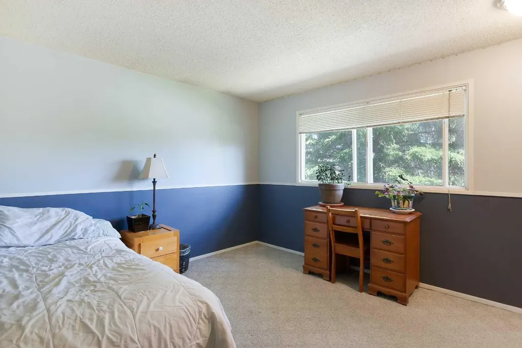 108 Silver Springs Drive NW Calgary AB T3B 3G4