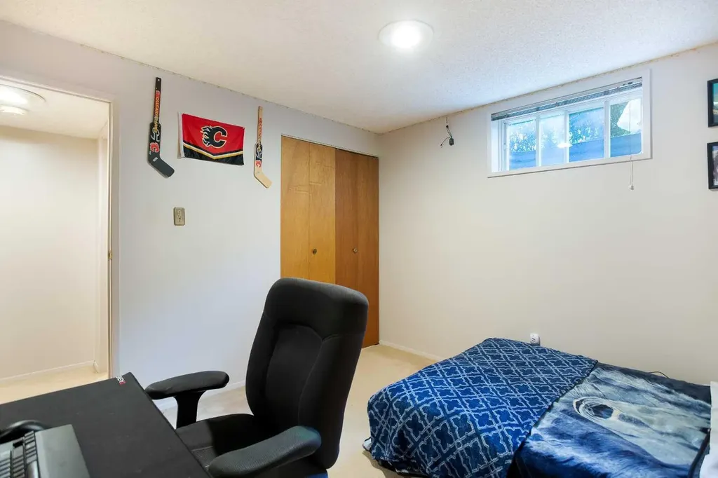 108 Silver Springs Drive NW Calgary AB T3B 3G4