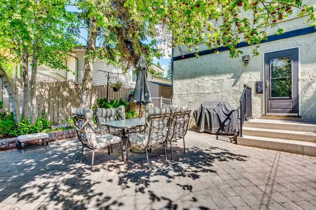 108 Silver Springs Drive NW Calgary AB T3B 3G4