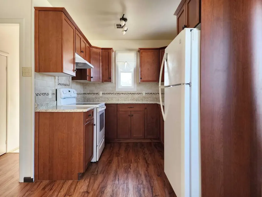 422 21 Street S Lethbridge AB T1J 3K2
