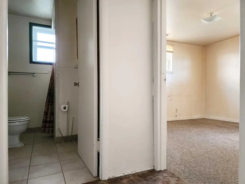 422 21 Street S Lethbridge AB T1J 3K2