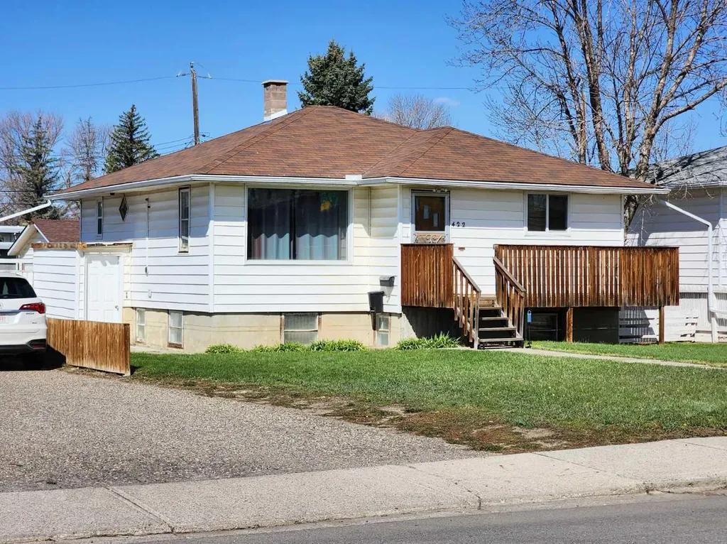 422 21 Street S Lethbridge AB T1J 3K2