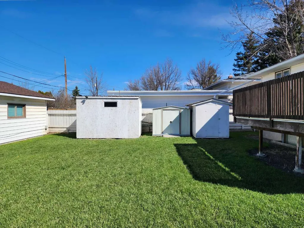 422 21 Street S Lethbridge AB T1J 3K2