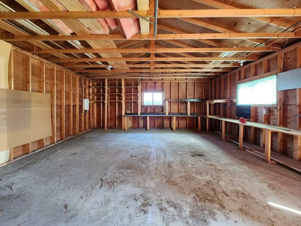 422 21 Street S Lethbridge AB T1J 3K2