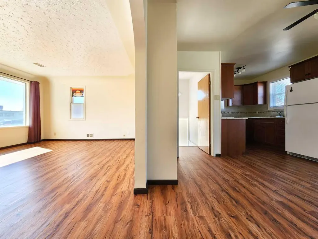 422 21 Street S Lethbridge AB T1J 3K2