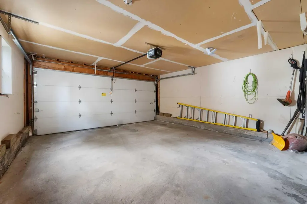234 Tarawood Place NE Calgary AB T3J 5B3