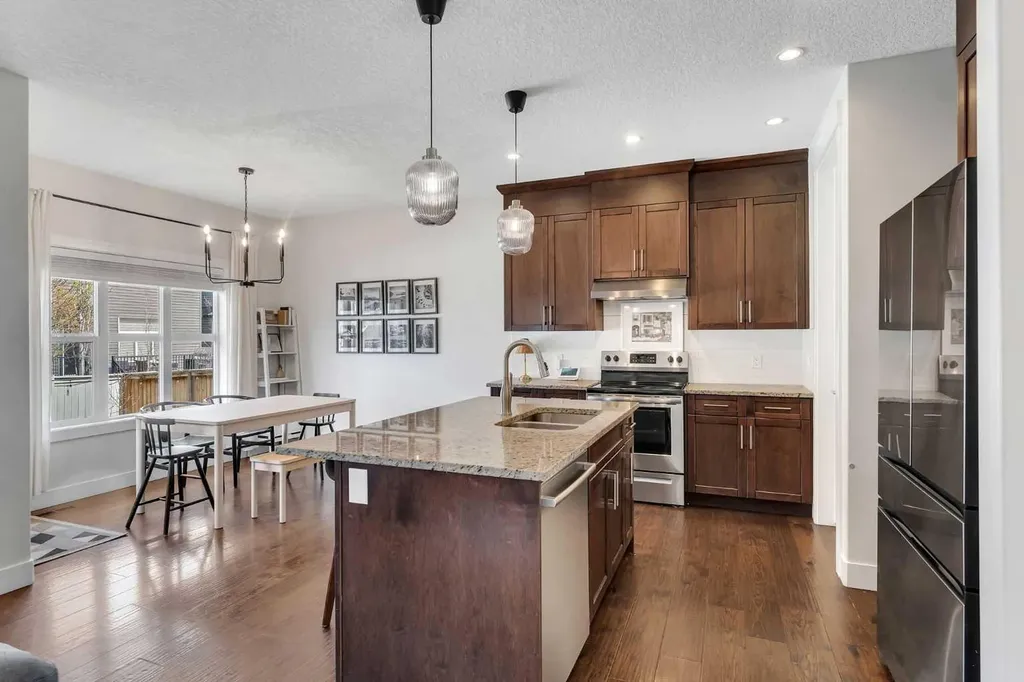 30 Baywater Lane SW Airdrie AB T4B 3V5