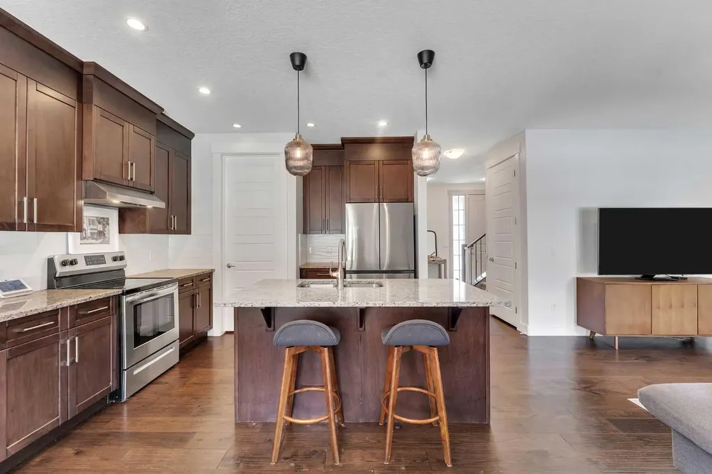 30 Baywater Lane SW Airdrie AB T4B 3V5
