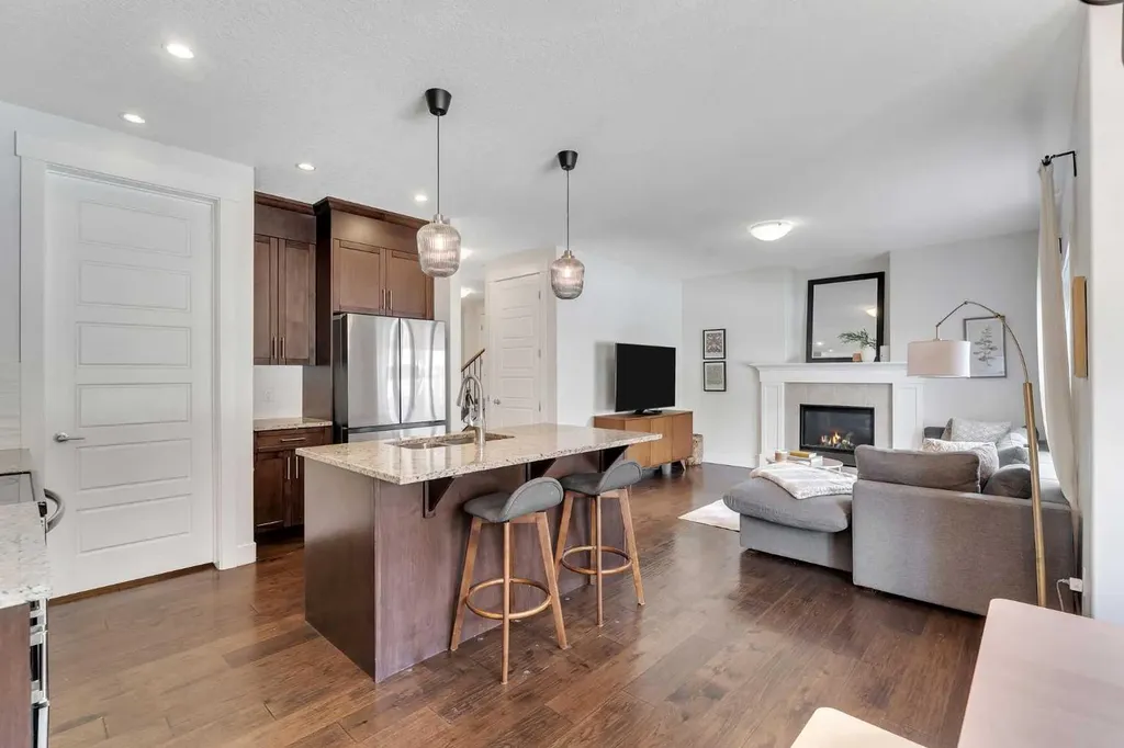 30 Baywater Lane SW Airdrie AB T4B 3V5