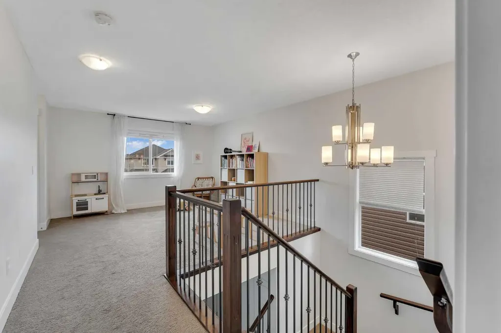 30 Baywater Lane SW Airdrie AB T4B 3V5