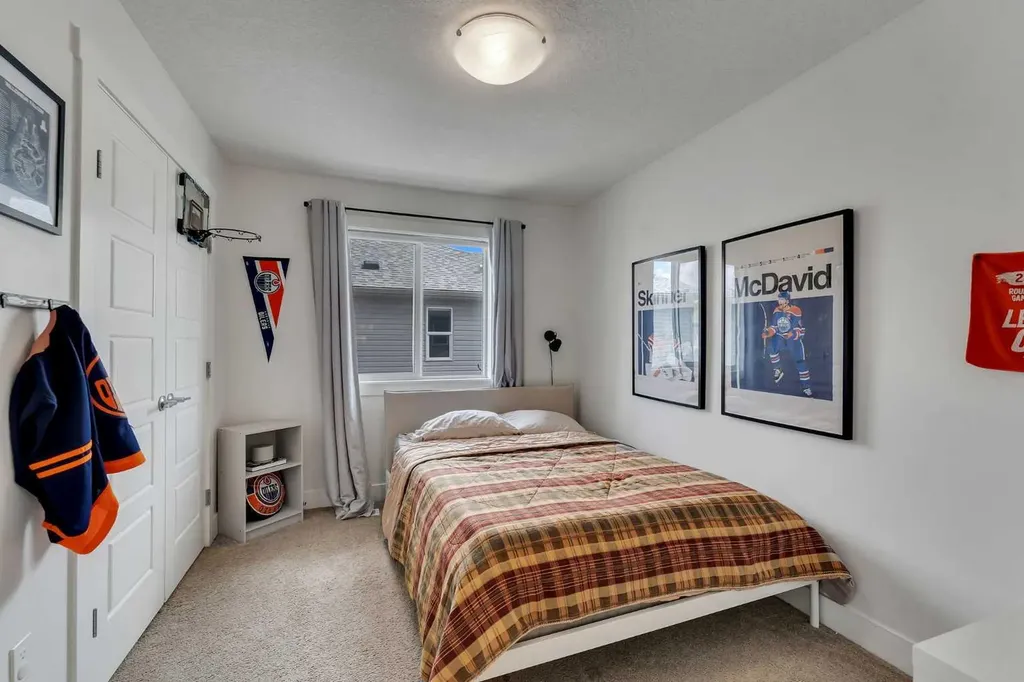 30 Baywater Lane SW Airdrie AB T4B 3V5