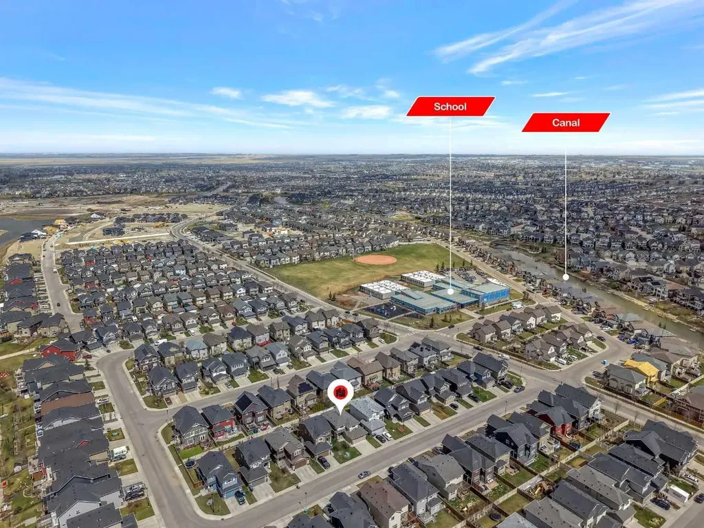 30 Baywater Lane SW Airdrie AB T4B 3V5