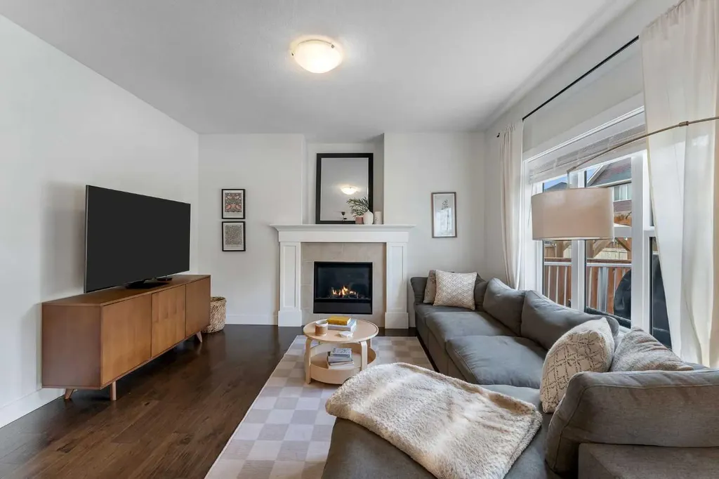 30 Baywater Lane SW Airdrie AB T4B 3V5
