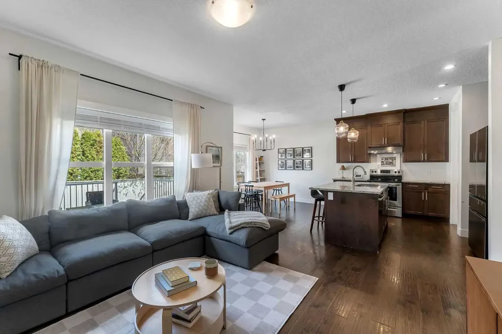 30 Baywater Lane SW Airdrie AB T4B 3V5