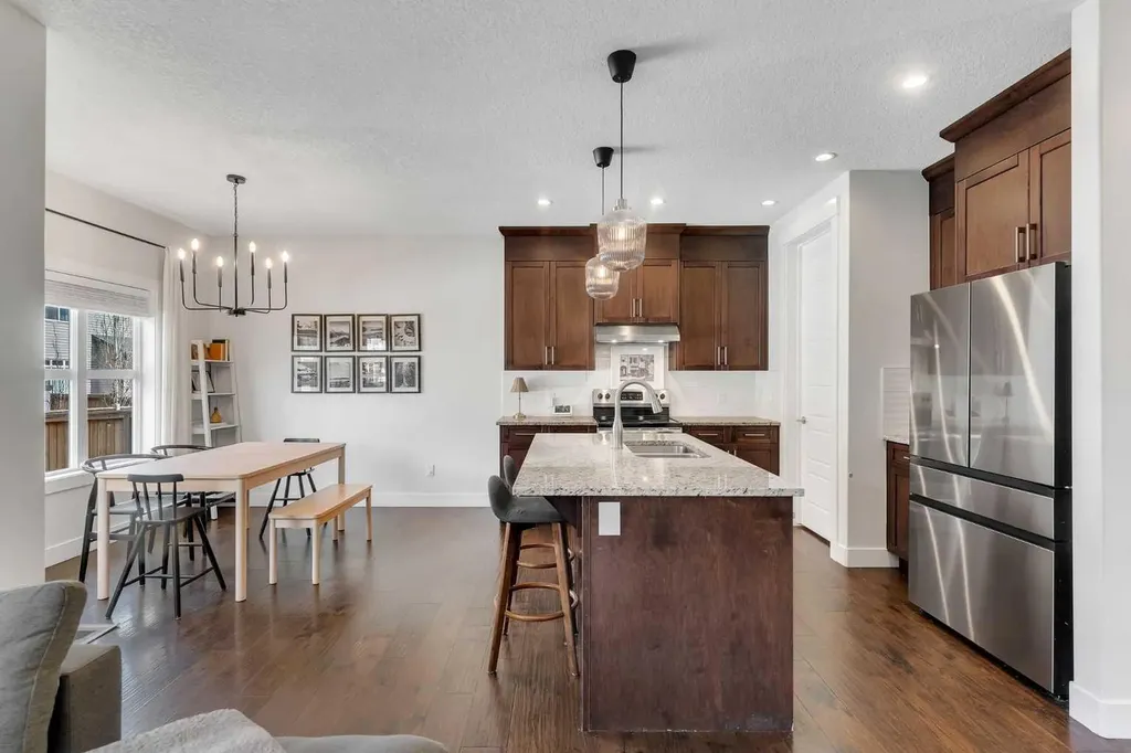 30 Baywater Lane SW Airdrie AB T4B 3V5