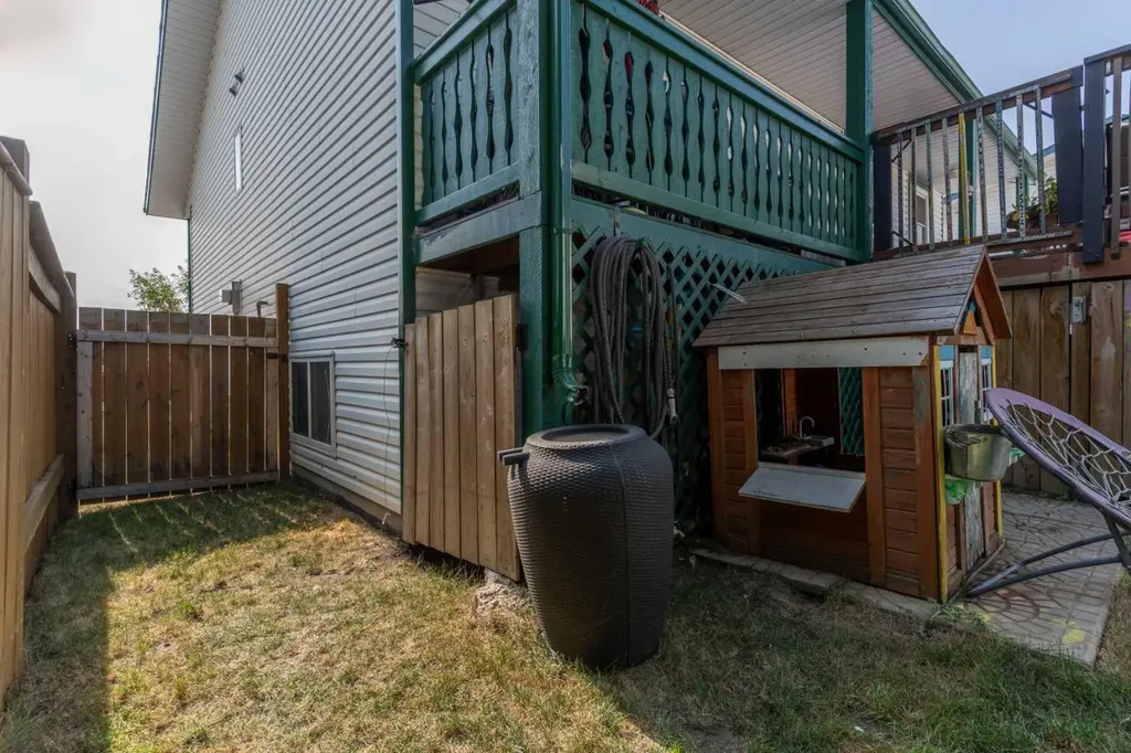 6122 32 Avenue Camrose AB T4V 4R8