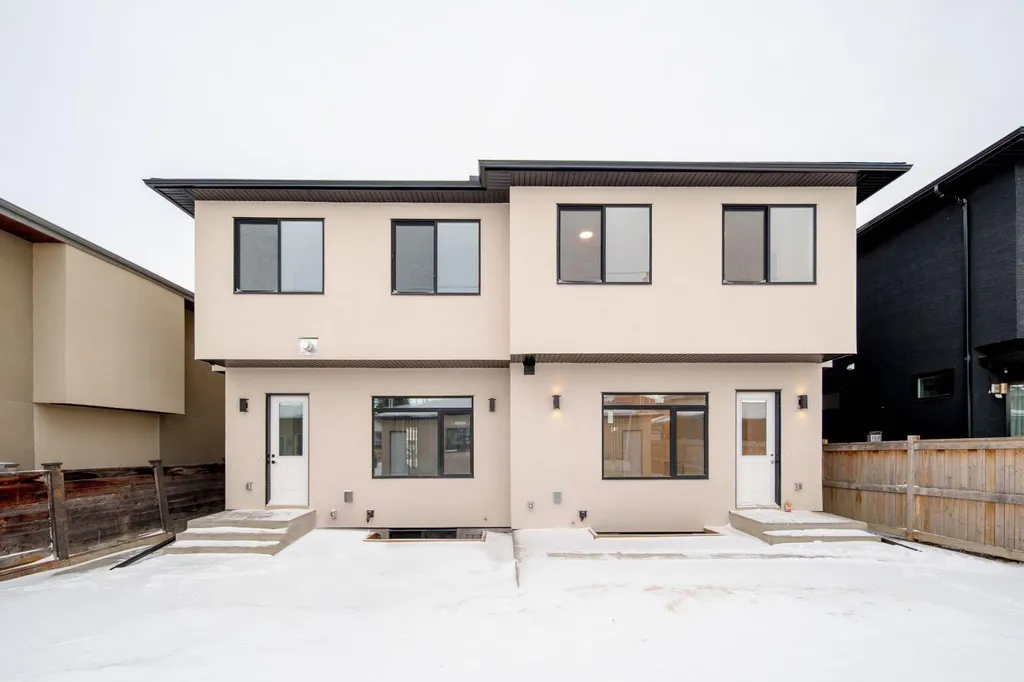 2227 36 Street SW Calgary AB T3E 2Z3