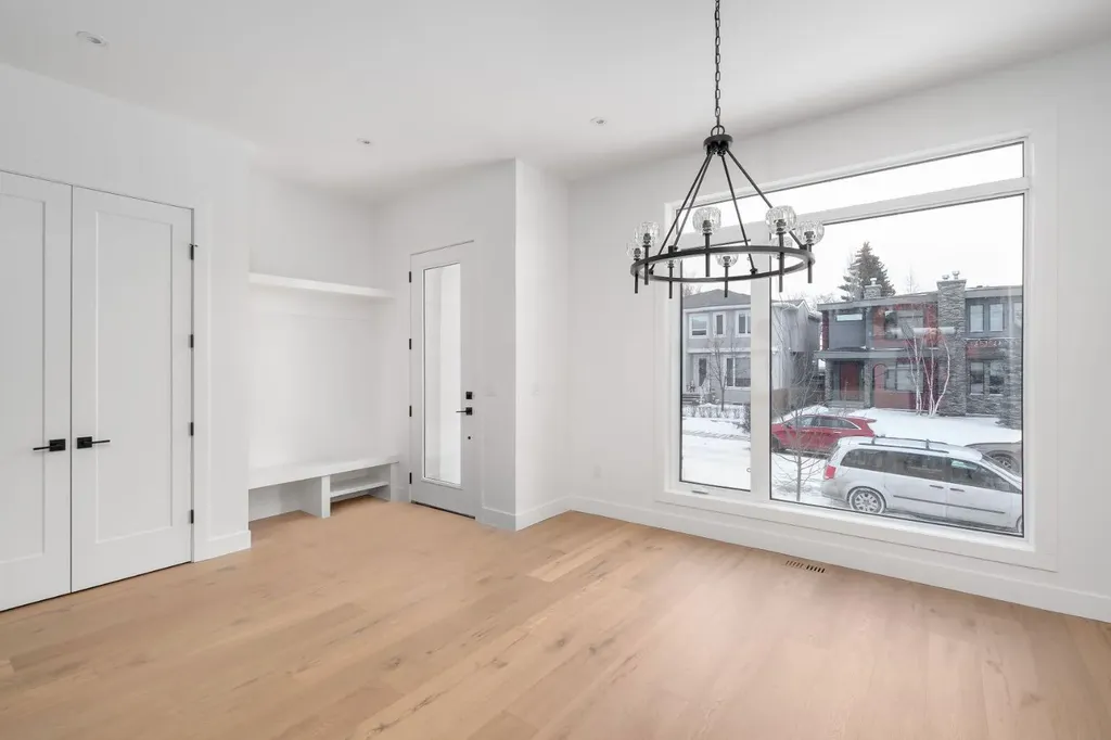 2227 36 Street SW Calgary AB T3E 2Z3