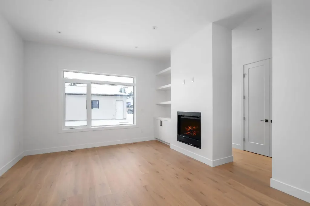 2227 36 Street SW Calgary AB T3E 2Z3