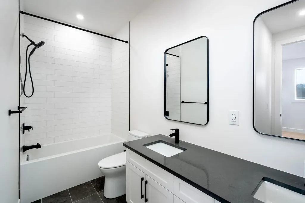 2227 36 Street SW Calgary AB T3E 2Z3