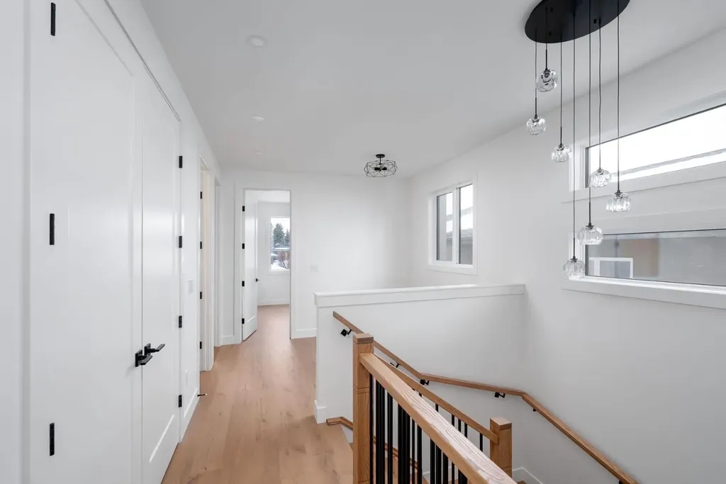 2227 36 Street SW Calgary AB T3E 2Z3