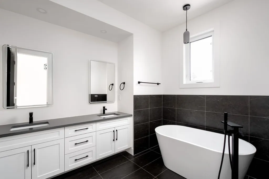 2227 36 Street SW Calgary AB T3E 2Z3