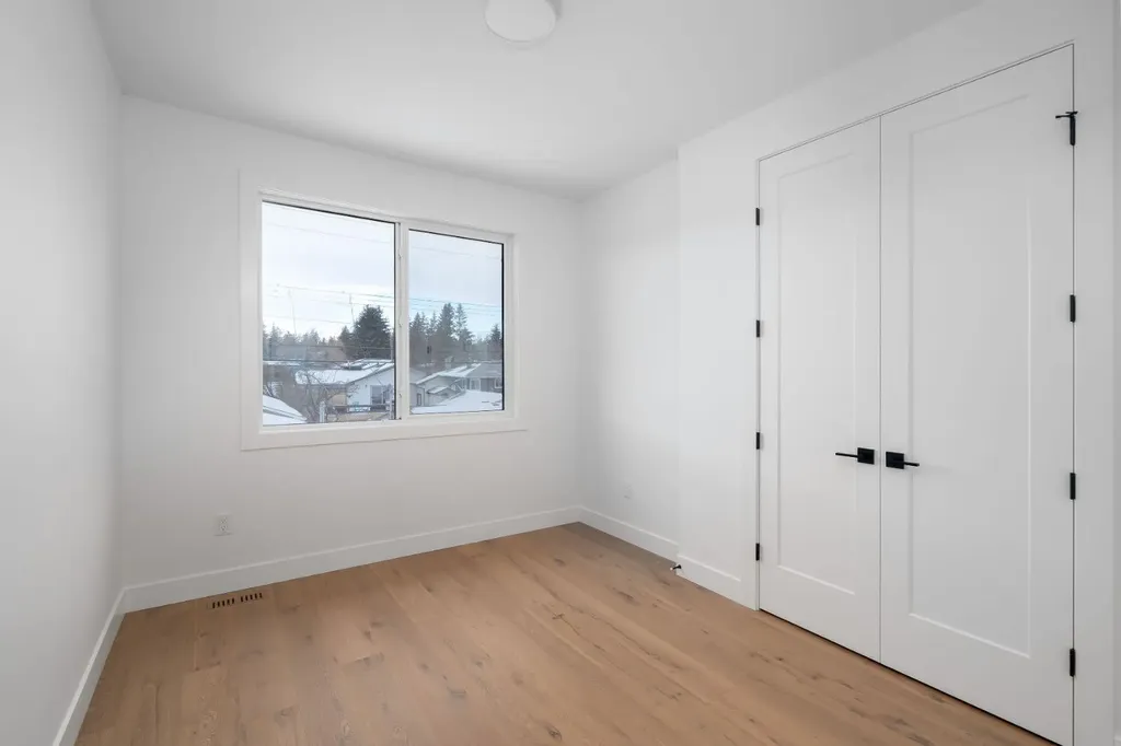 2227 36 Street SW Calgary AB T3E 2Z3