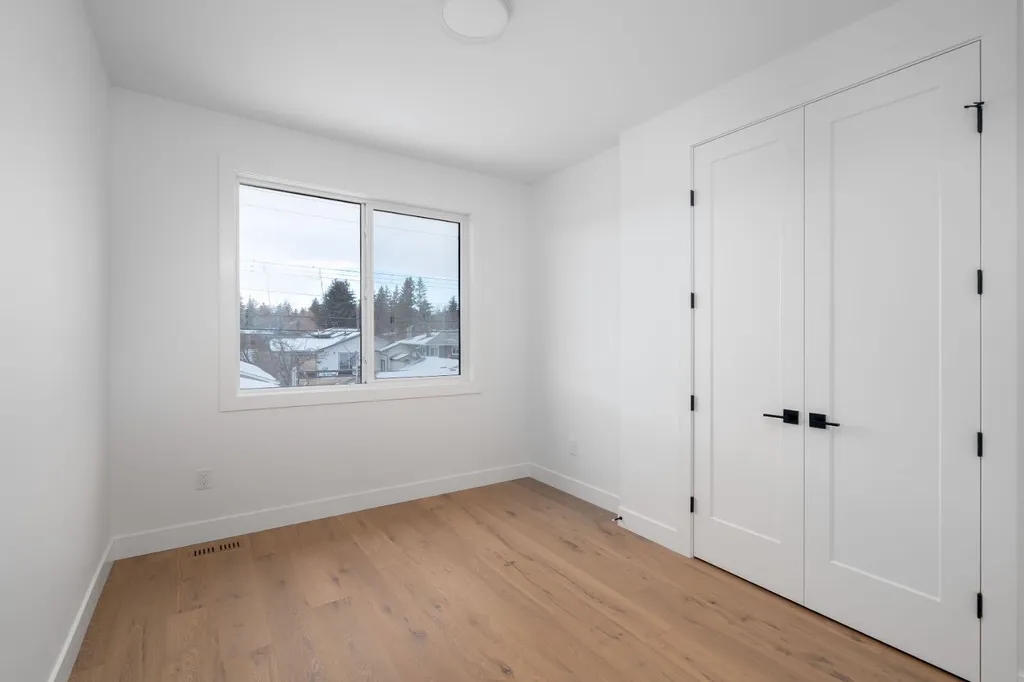 2227 36 Street SW Calgary AB T3E 2Z3