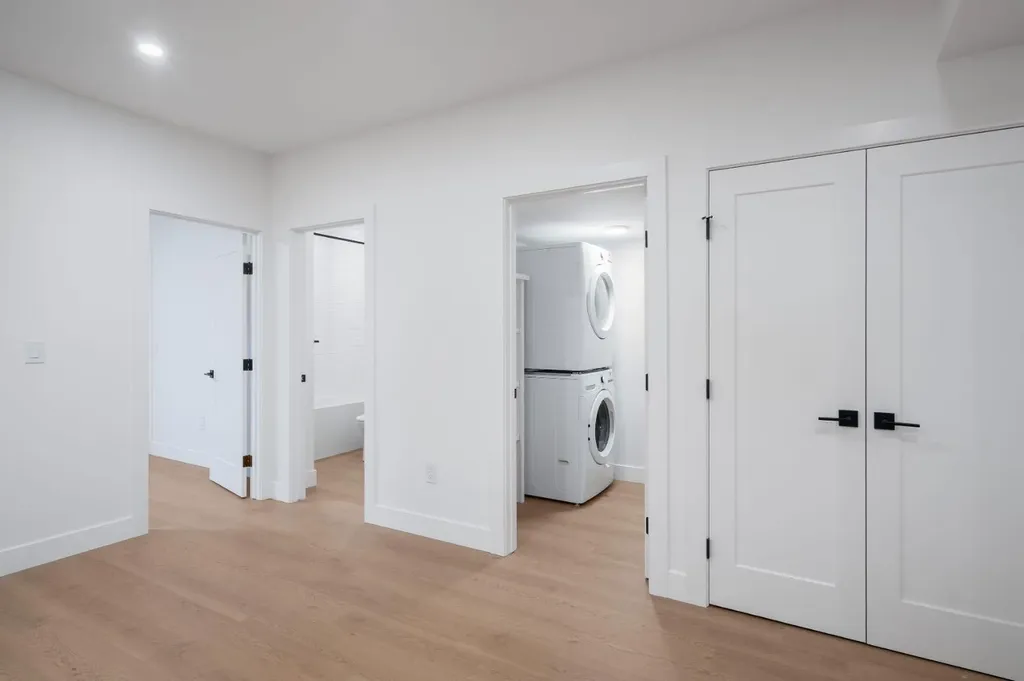 2227 36 Street SW Calgary AB T3E 2Z3