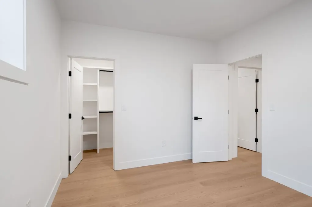 2227 36 Street SW Calgary AB T3E 2Z3