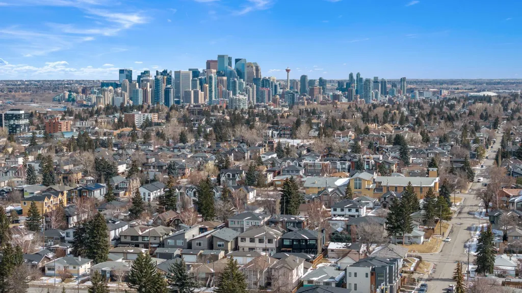 2227 36 Street SW Calgary AB T3E 2Z3