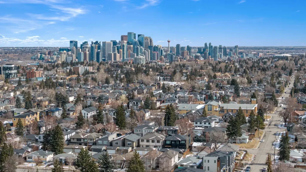 2227 36 Street SW Calgary AB T3E 2Z3