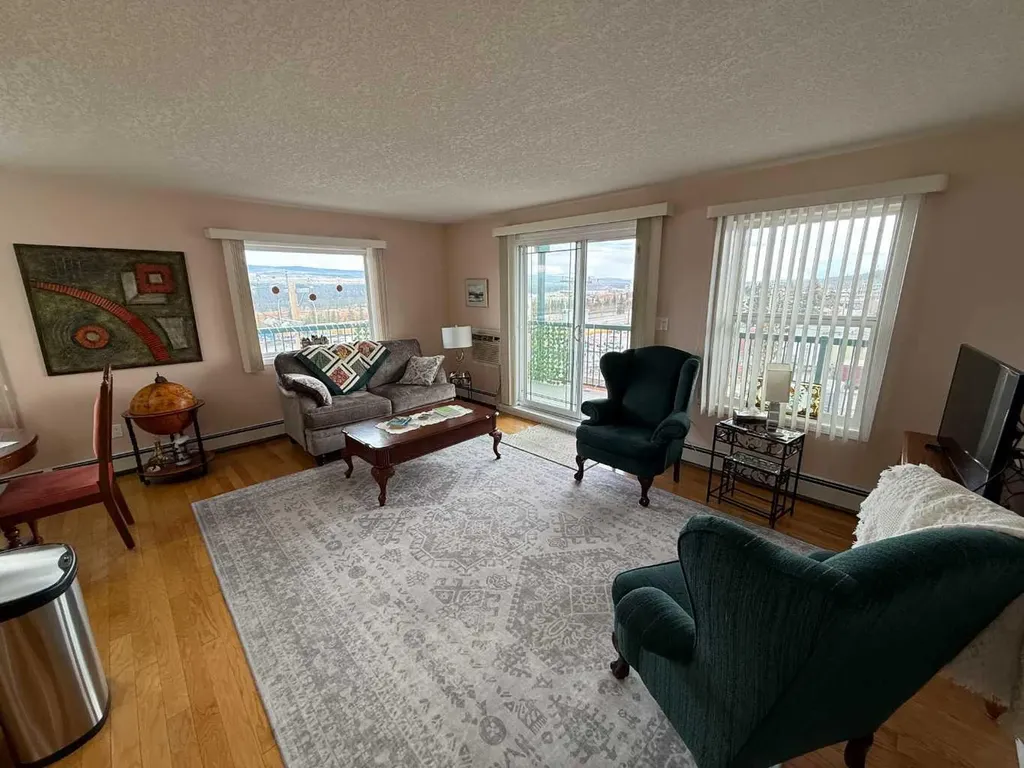 228 Pembina Avenue Hinton AB T7V 0A5