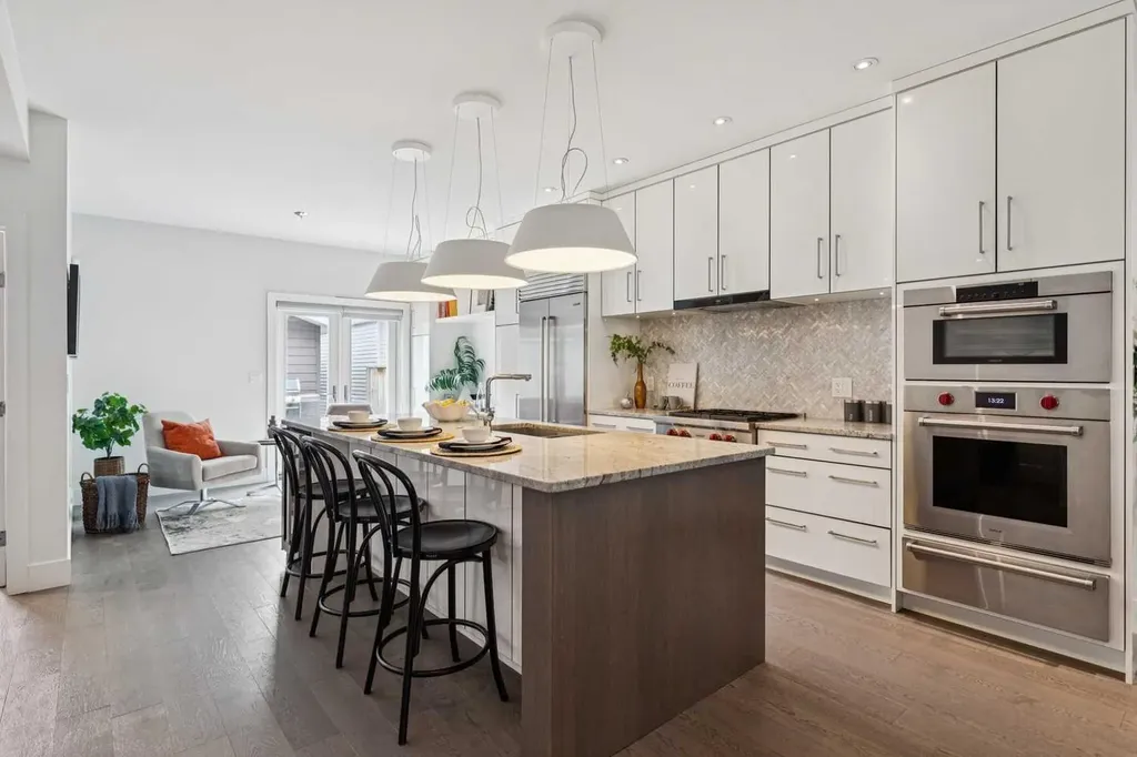 911 18 Avenue SW Calgary AB T2T0H2