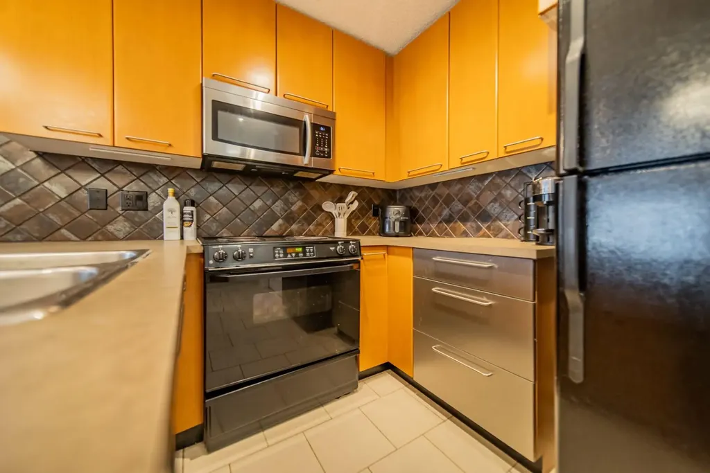 35 Richard Court SW Calgary AB T3E 7M7