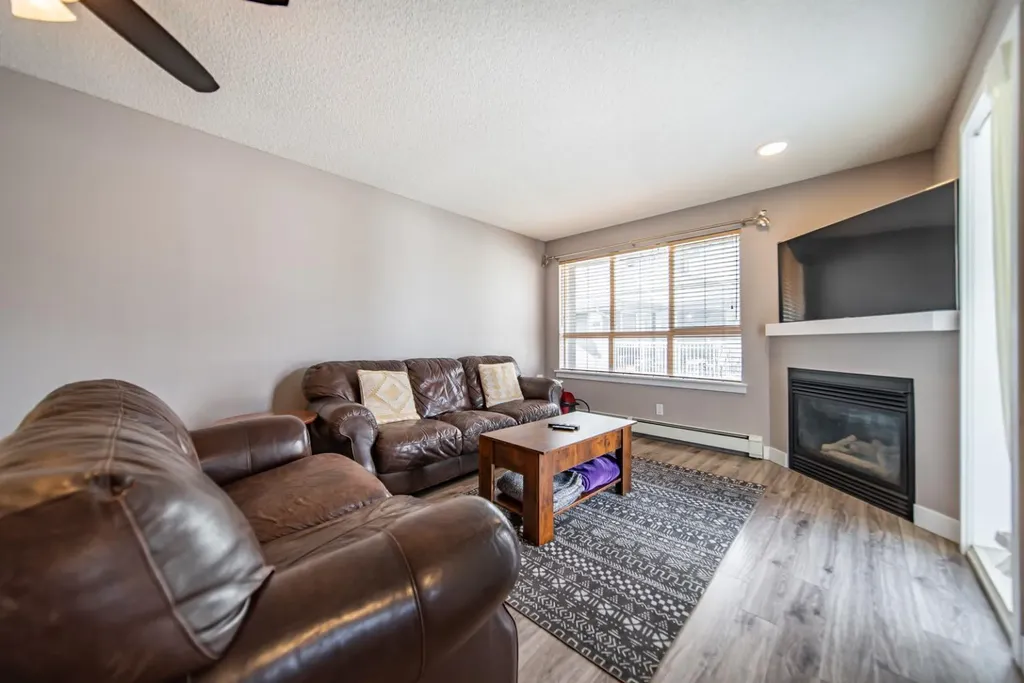35 Richard Court SW Calgary AB T3E 7M7