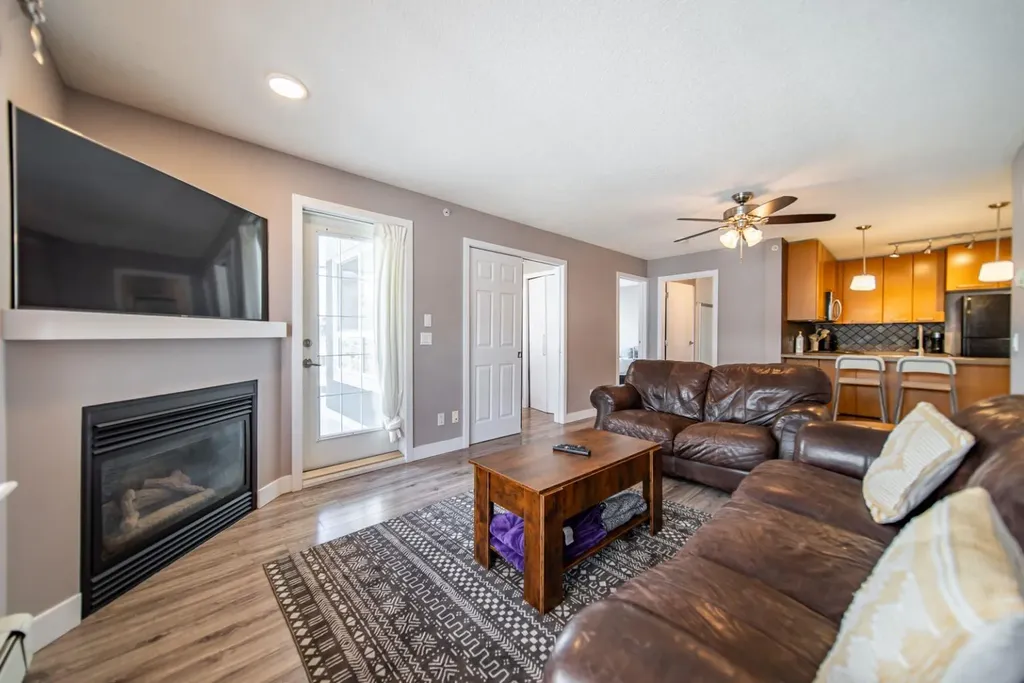 35 Richard Court SW Calgary AB T3E 7M7