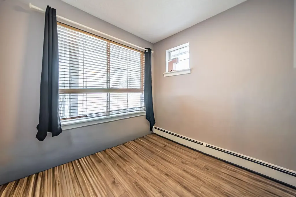 35 Richard Court SW Calgary AB T3E 7M7