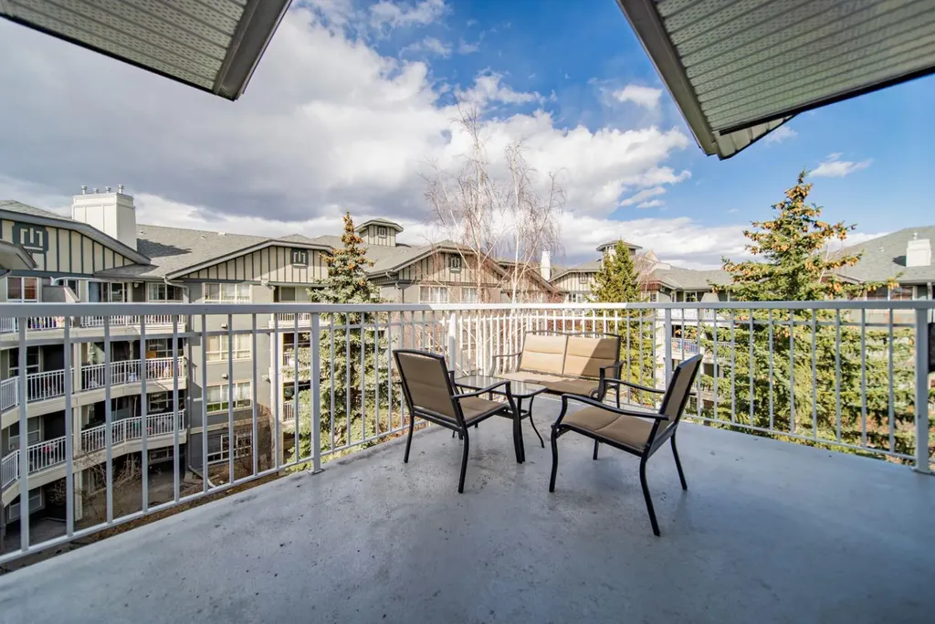 35 Richard Court SW Calgary AB T3E 7M7