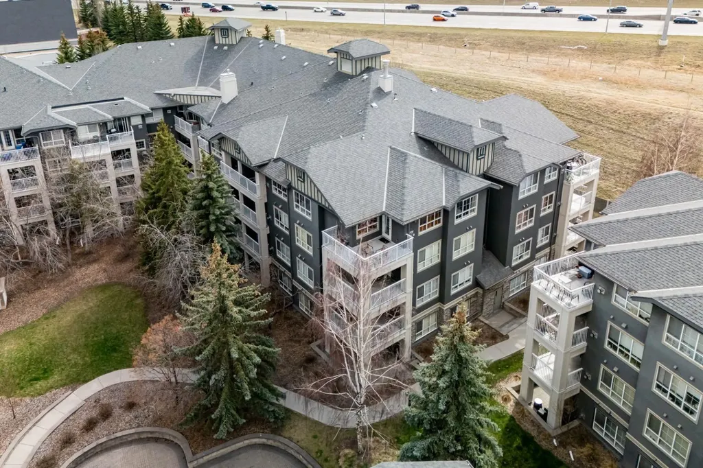 35 Richard Court SW Calgary AB T3E 7M7
