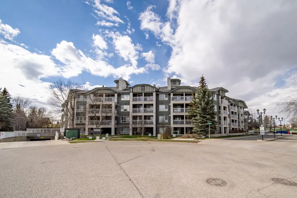 35 Richard Court SW Calgary AB T3E 7M7